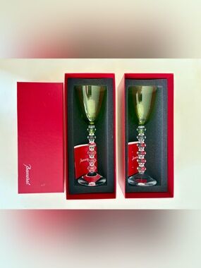 Baccarat Vega Olive Wine Glass